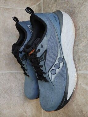 Saucony triumph 22 Men's Size 10 Sneakers Shoes #S20964-213